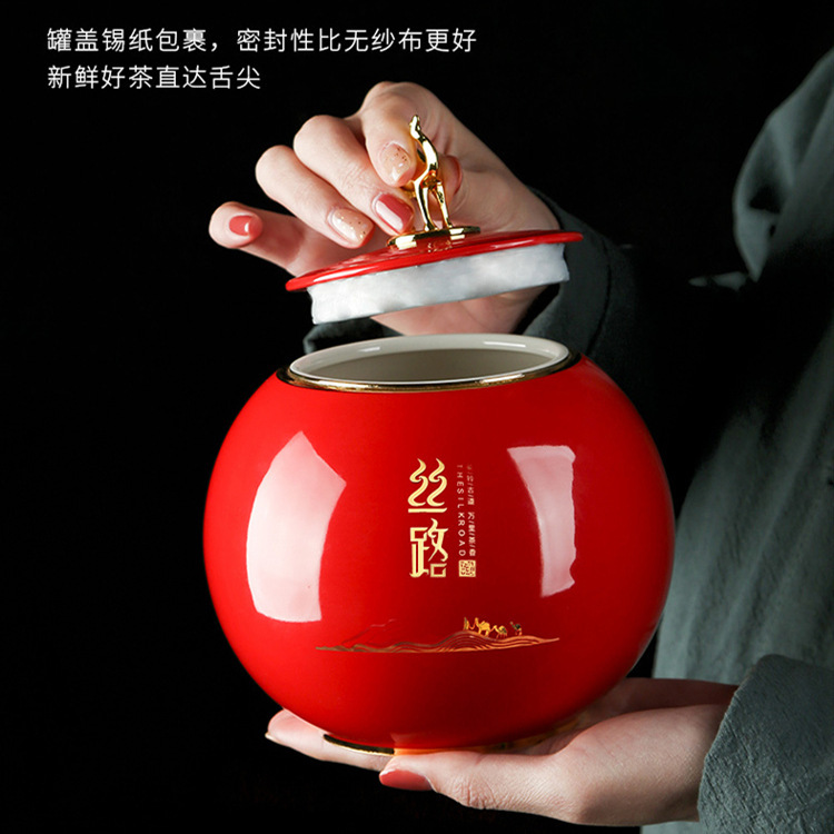 Jin Junmei black tea tea super authentic fragrant Wuyishan Tongmuguan ceramic pot gift box gift for elders