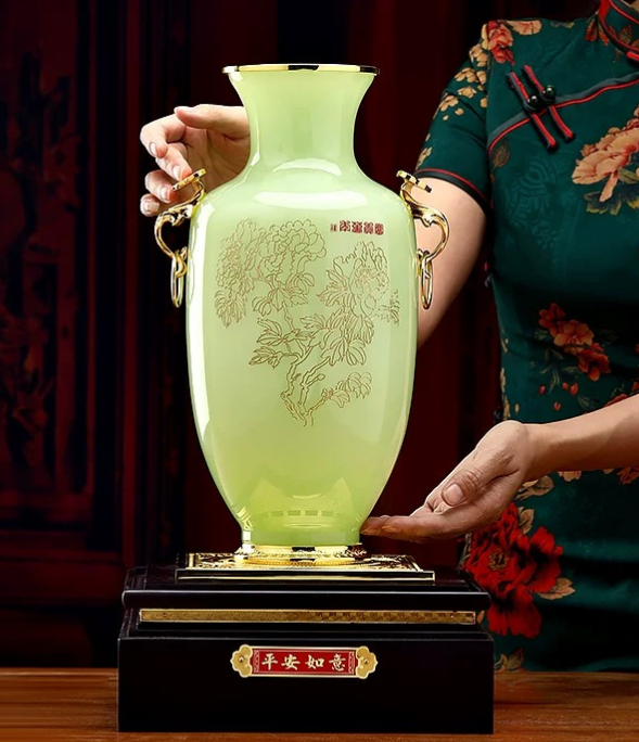 Glazed jade marrow · Peaceful vase