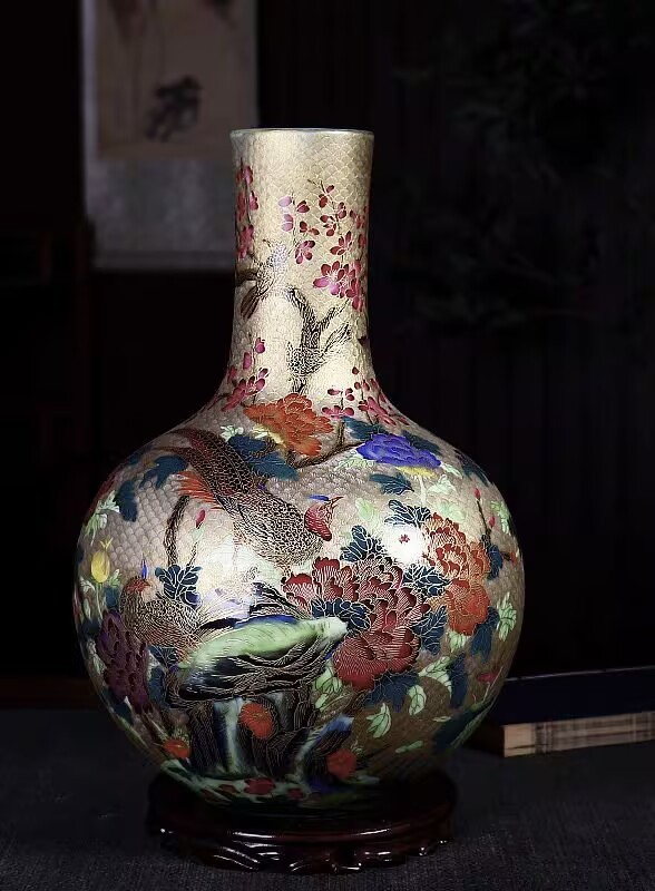golden cloisonné vase