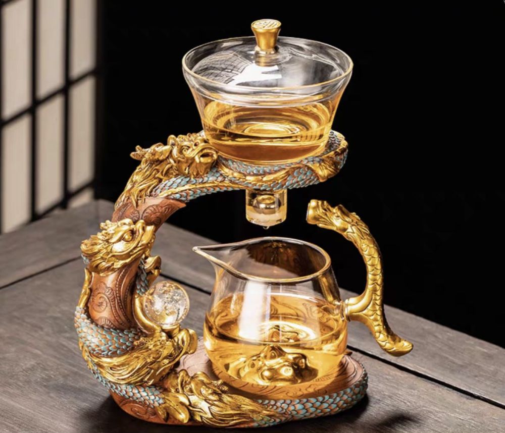 Dragon Roaring Through the Nine Heavens Tea Set