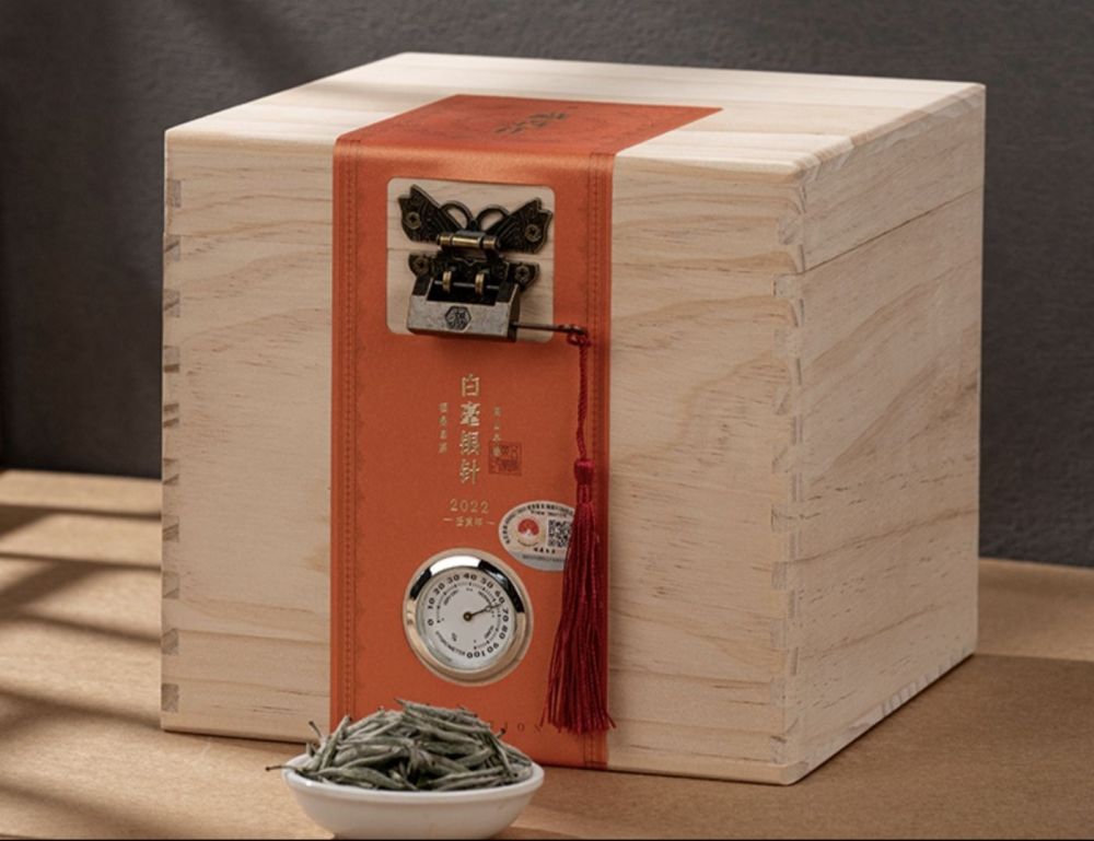 Introduction to Aged Baihao Yinzhen White Tea and Its Benefits