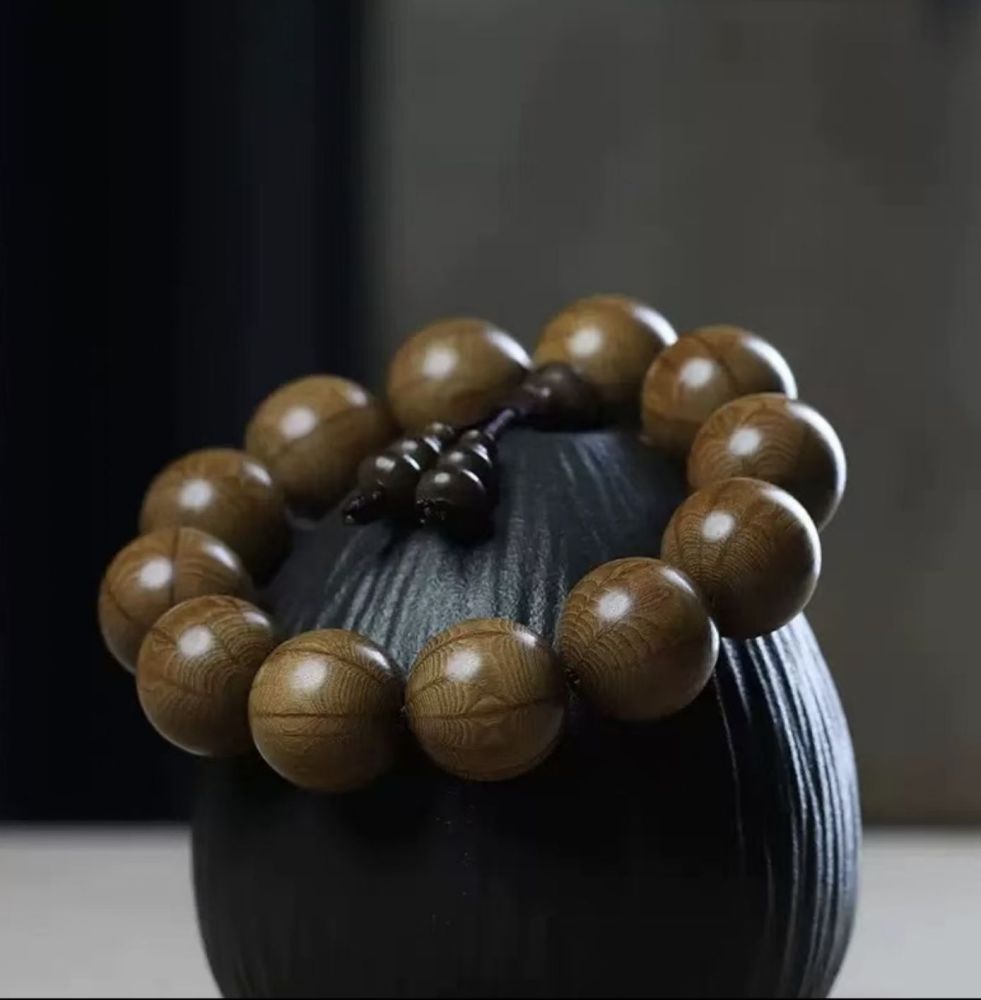 Trendy Buddhist Beads, Premium Old-Material Bracelet, Dragon-Subduing Wood (Xianglongmu) Artisan Craft Jewelry 说明：