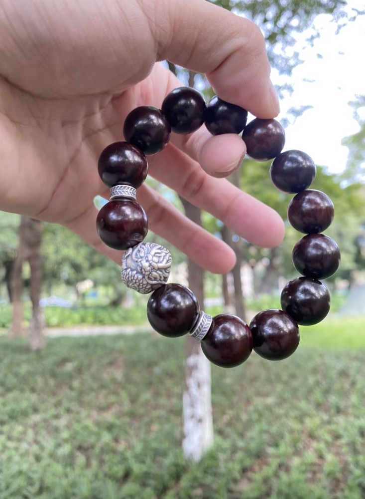 Buddhist Bead Bracelet with Silver Dragon Fortune-Turning Beads for Attracting Wealth and Bringing Good Luck