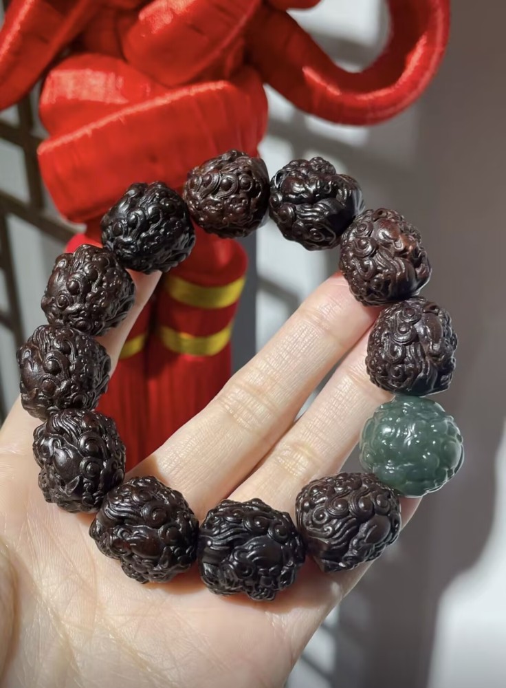 Dominant Pixiu Bracelet with Large Beads for Abundant Wealth