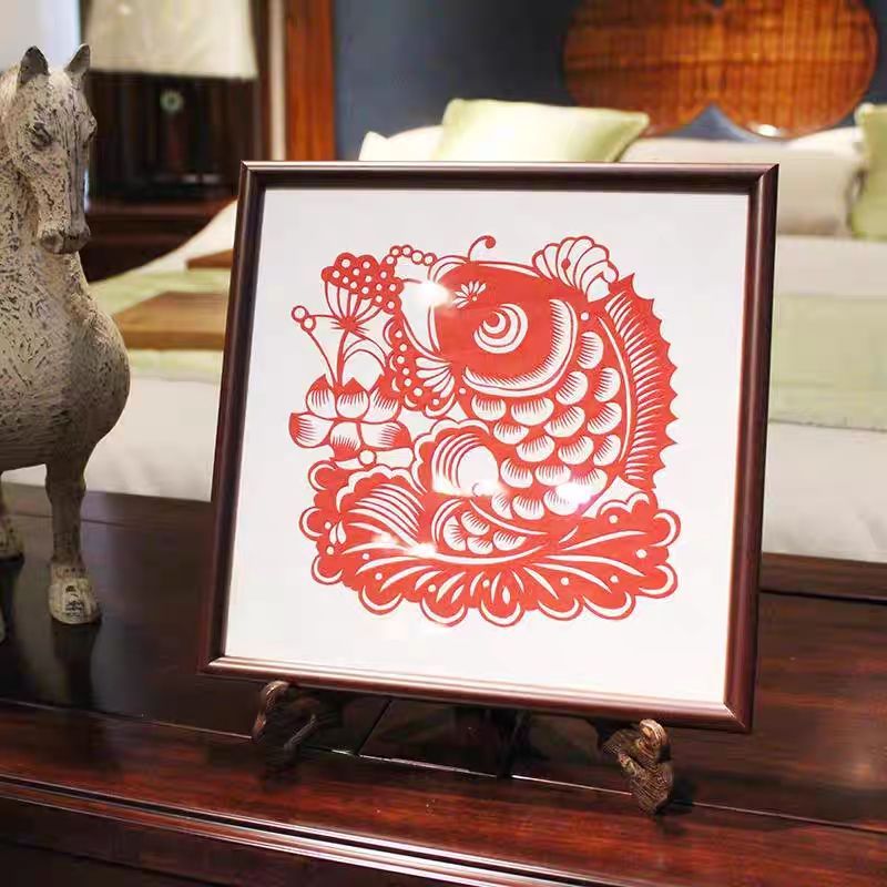 Handmade Paper-Cutting with Solid Wood: Intangible Cultural Heritage Customization
