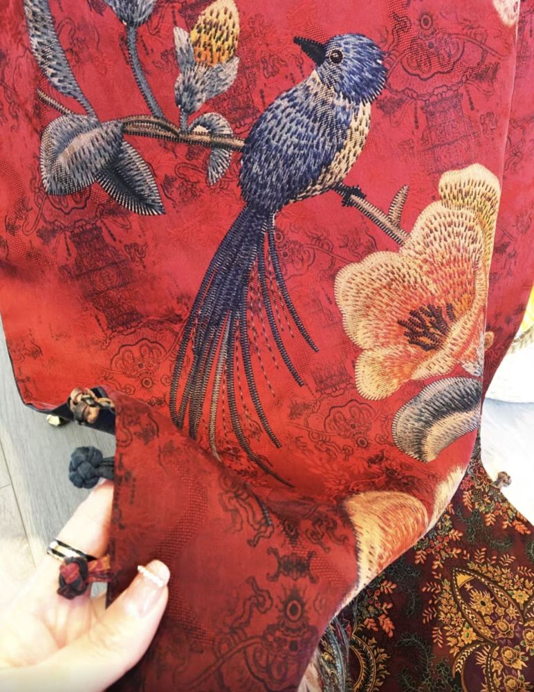 High-end Silk Scarf with Xiangyun 纱 (Gambiered Canton Gauze) Pattern