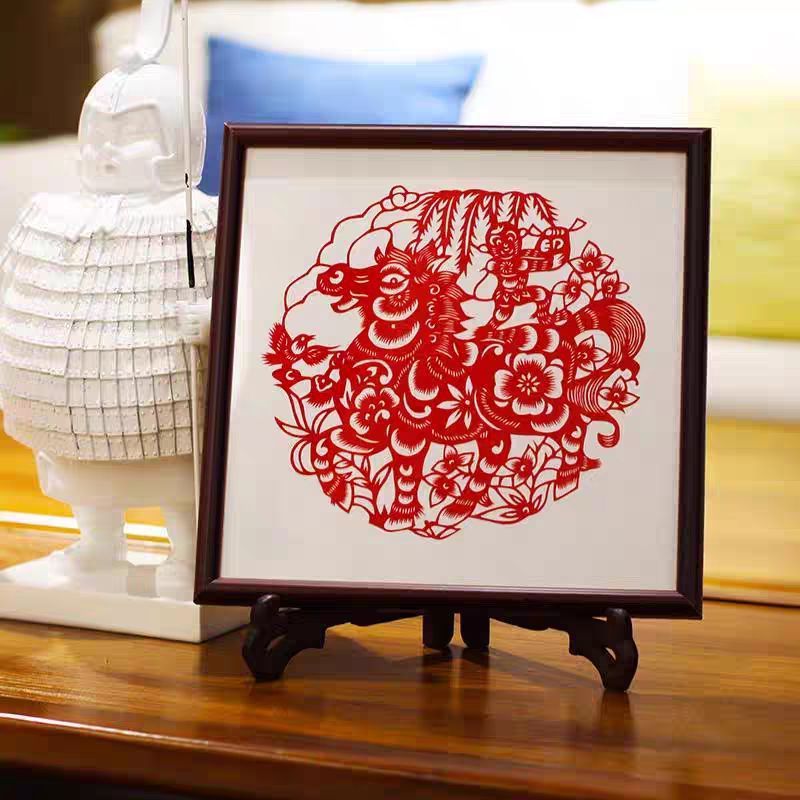 Handmade Paper-Cutting with Solid Wood: Intangible Cultural Heritage Customization