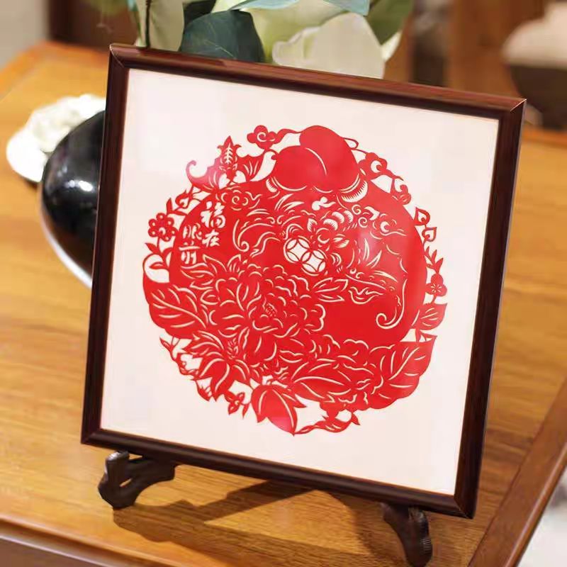 Handmade Paper-Cutting with Solid Wood: Intangible Cultural Heritage Customization