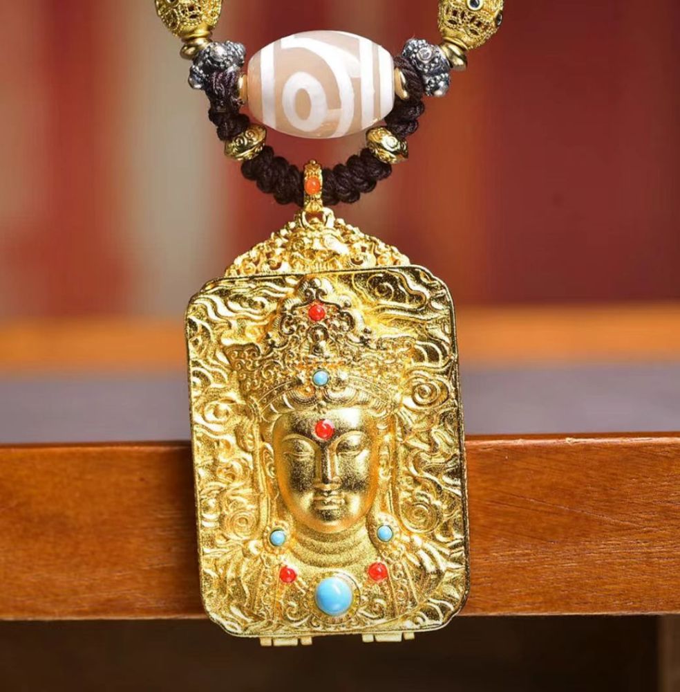Hand-Painted Shakyamuni Buddha Pendant Wisdom, Enlightenment, Prosperity, Auspiciousness, Peace Tangka