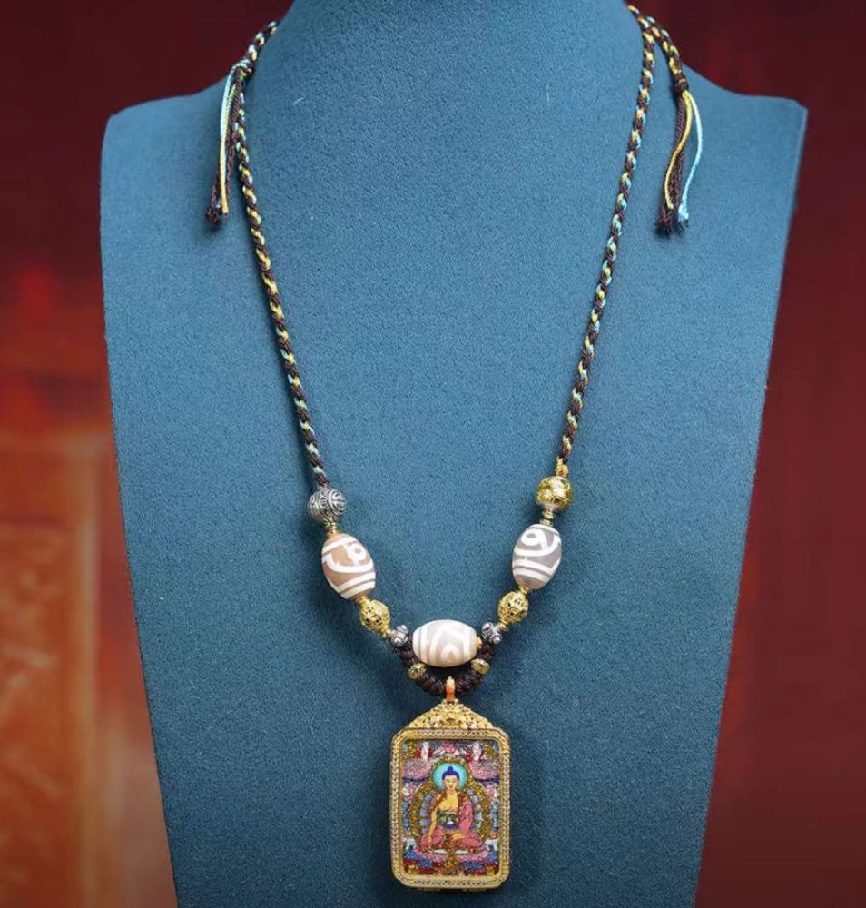 Hand-Painted Shakyamuni Buddha Pendant Wisdom, Enlightenment, Prosperity, Auspiciousness, Peace Tangka
