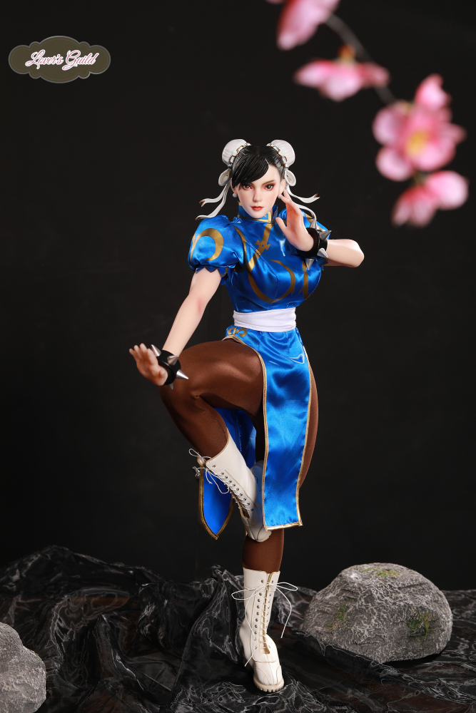 Chun-Li hentai figure - fair skin version