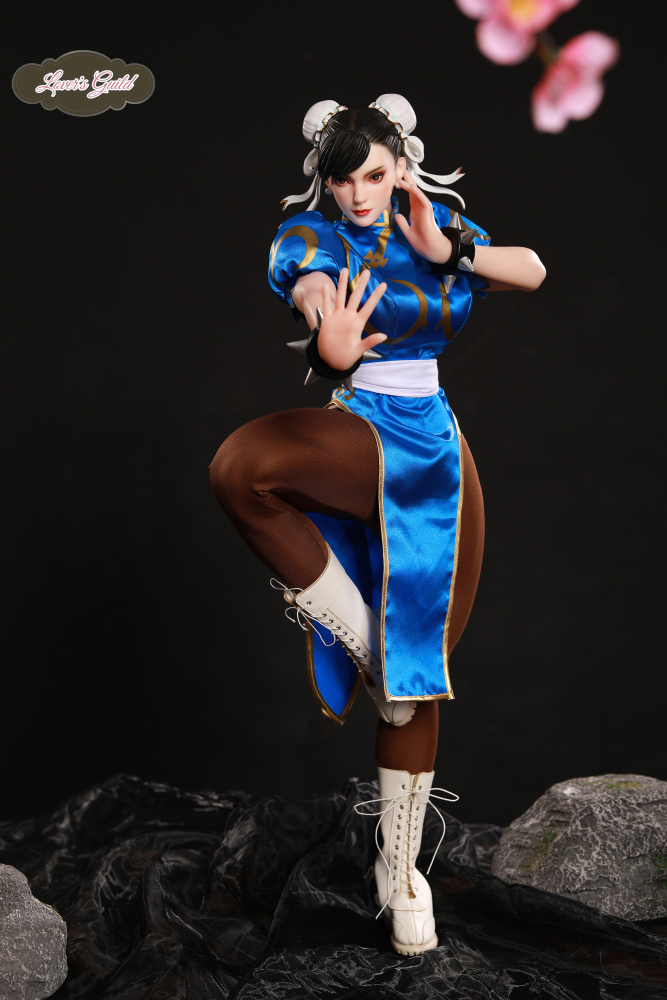 Chun-Li hentai figure - fair skin version
