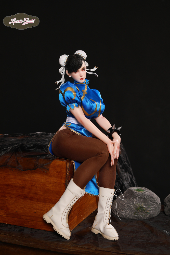 Chun-Li hentai figure - fair skin version