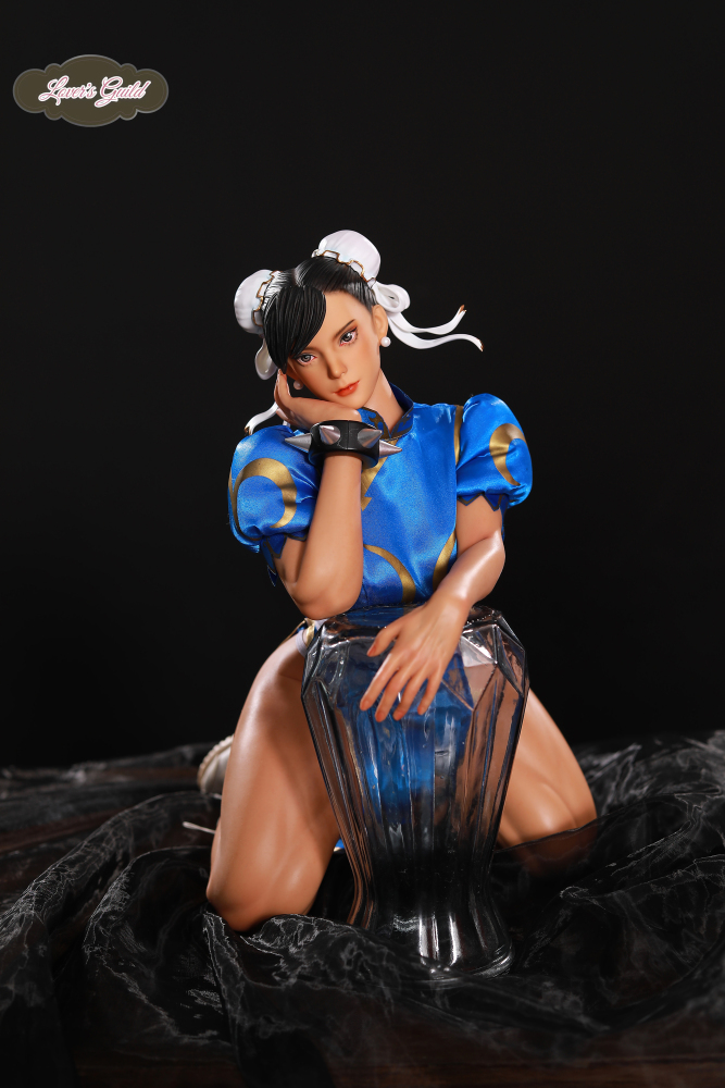 Chun-Li hentai figure - light tan skin version