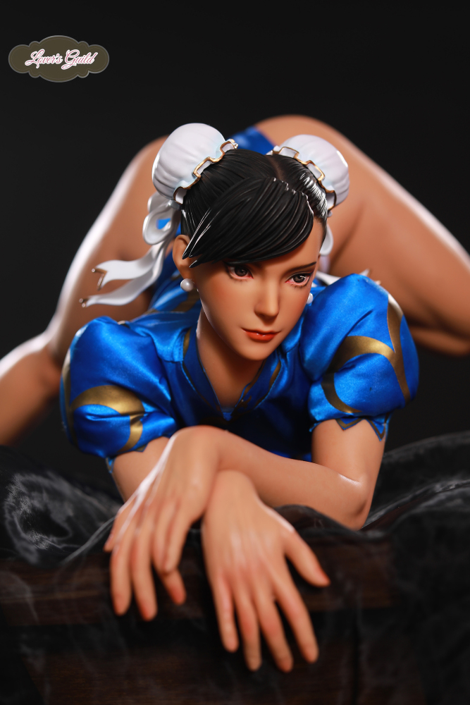 Chun-Li hentai figure - light tan skin version