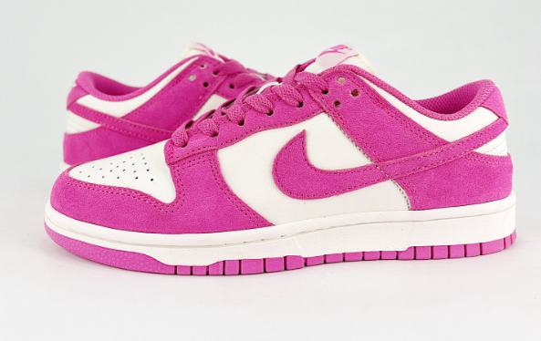 Nike shoes NIKE DUNK SB  Size, 36-45  You can click on the link of the picture below to view more detailed pictures.