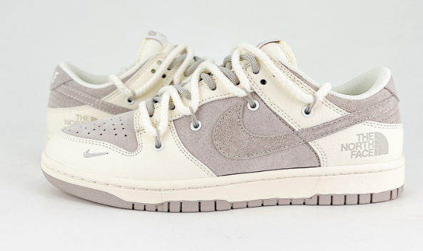Nike shoes NIKE DUNK SB  Size, 36-45  You can click on the link of the picture below to view more detailed pictures.