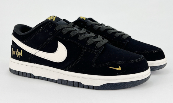 Nike shoes NIKE DUNK SB  Size, 36-45  You can click on the link of the picture below to view more detailed pictures.