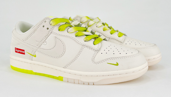 Nike shoes NIKE DUNK SB  Size, 36-45  You can click on the link of the picture below to view more detailed pictures.