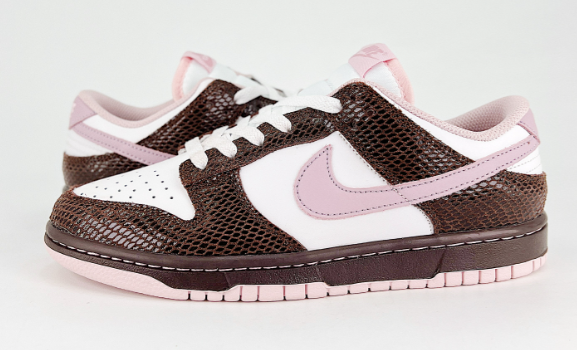 Nike shoes NIKE DUNK SB  Size, 36-45  You can click on the link of the picture below to view more detailed pictures.