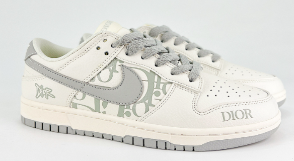 NIKE DUNK SB Nike shoes  Size, 36-45  You can click on the link of the picture below to view more detailed pictures.