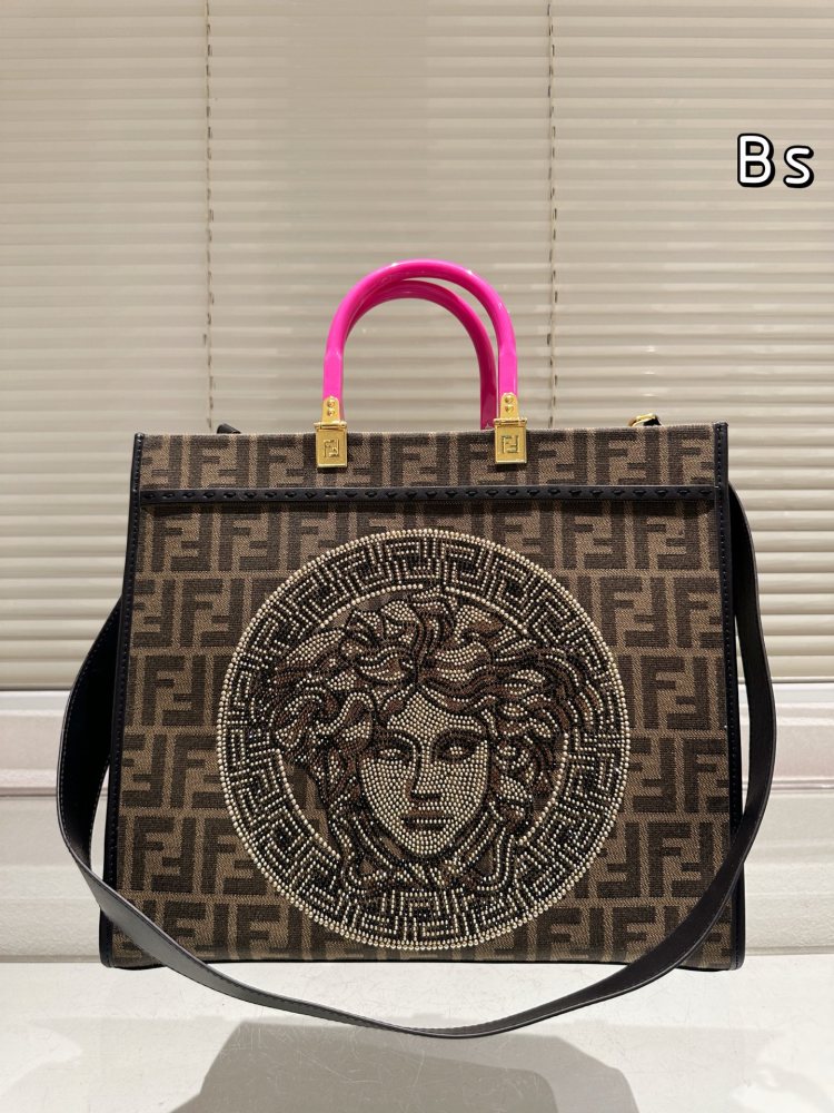 Versace collaborates with Fendi Tote bag