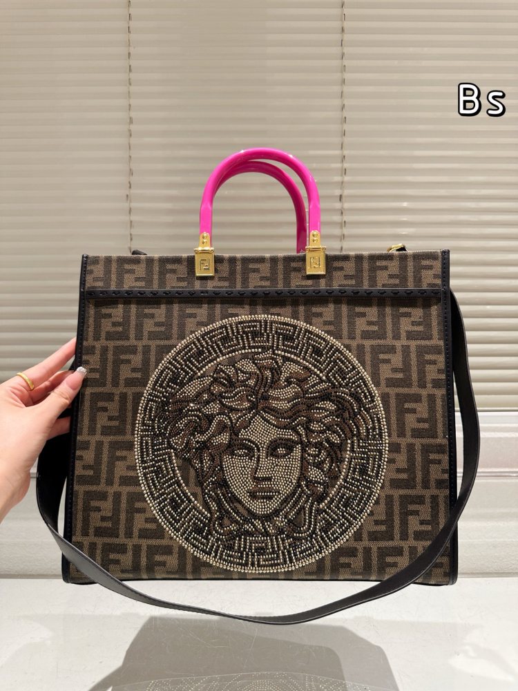 Versace collaborates with Fendi Tote bag