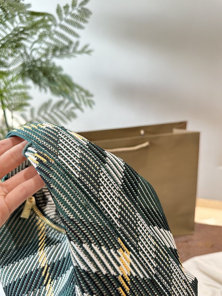 Burberry latest collection, Peg series handbags