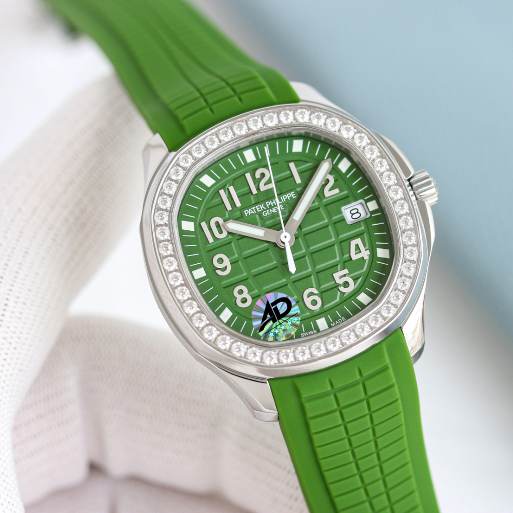 Patek Philippe Aquanaut Luce Wristwatch，Forest khaki green