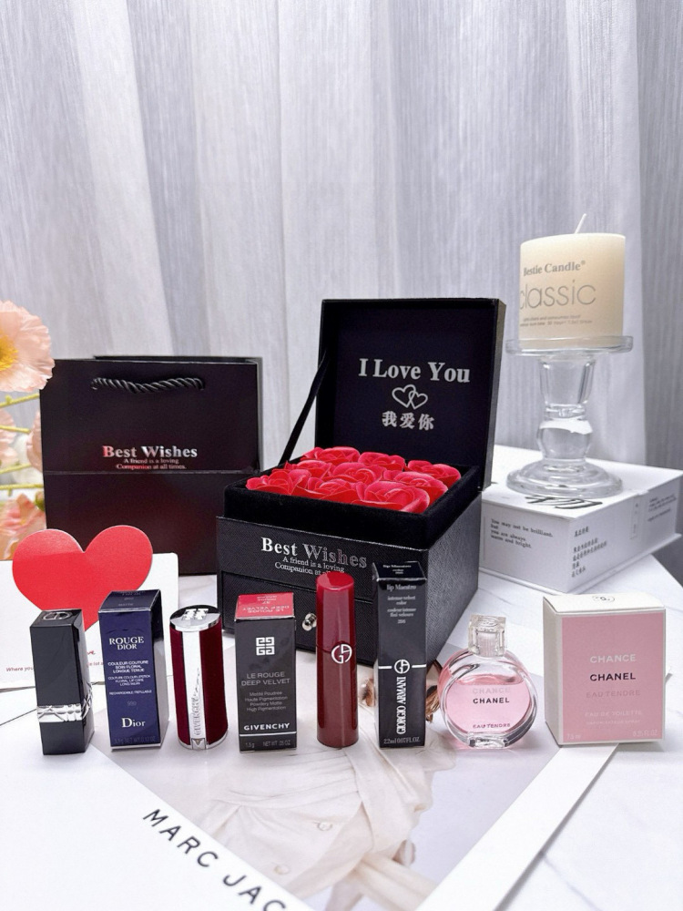 Valentine's Day Gift Box - Love's Name Sample 9 Flower Gift Box