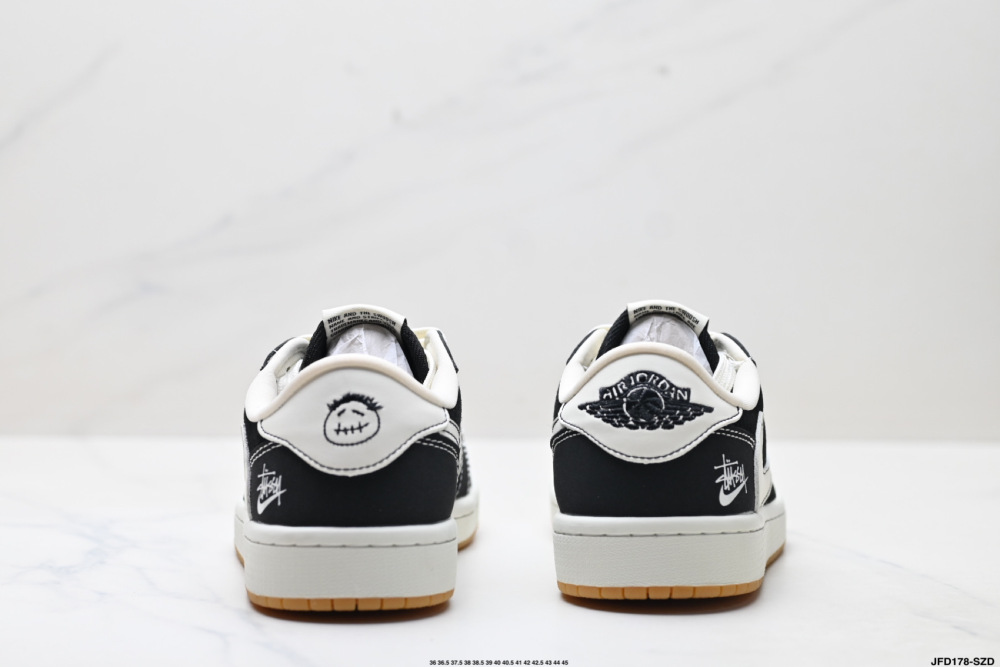 Nike Air Jordan 1 x Travis Scott