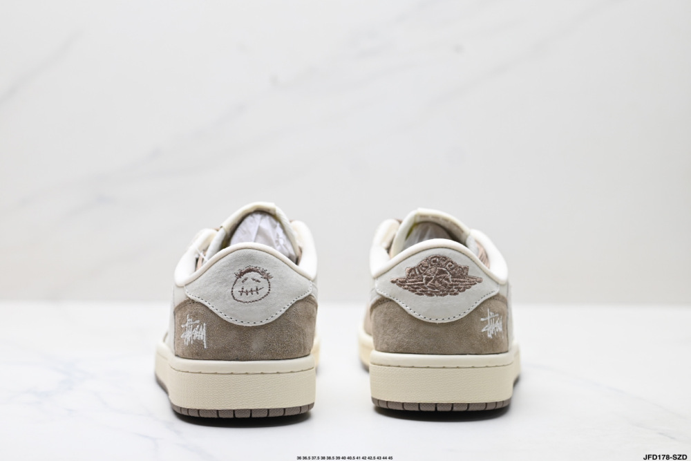Nike Air Jordan 1 x Travis Scott