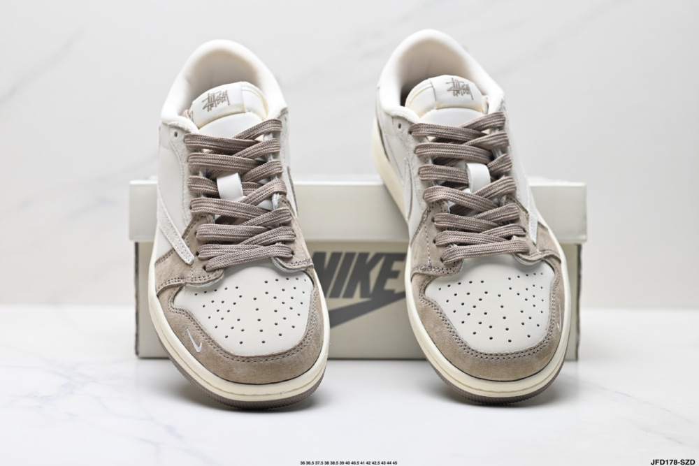 Nike Air Jordan 1 x Travis Scott