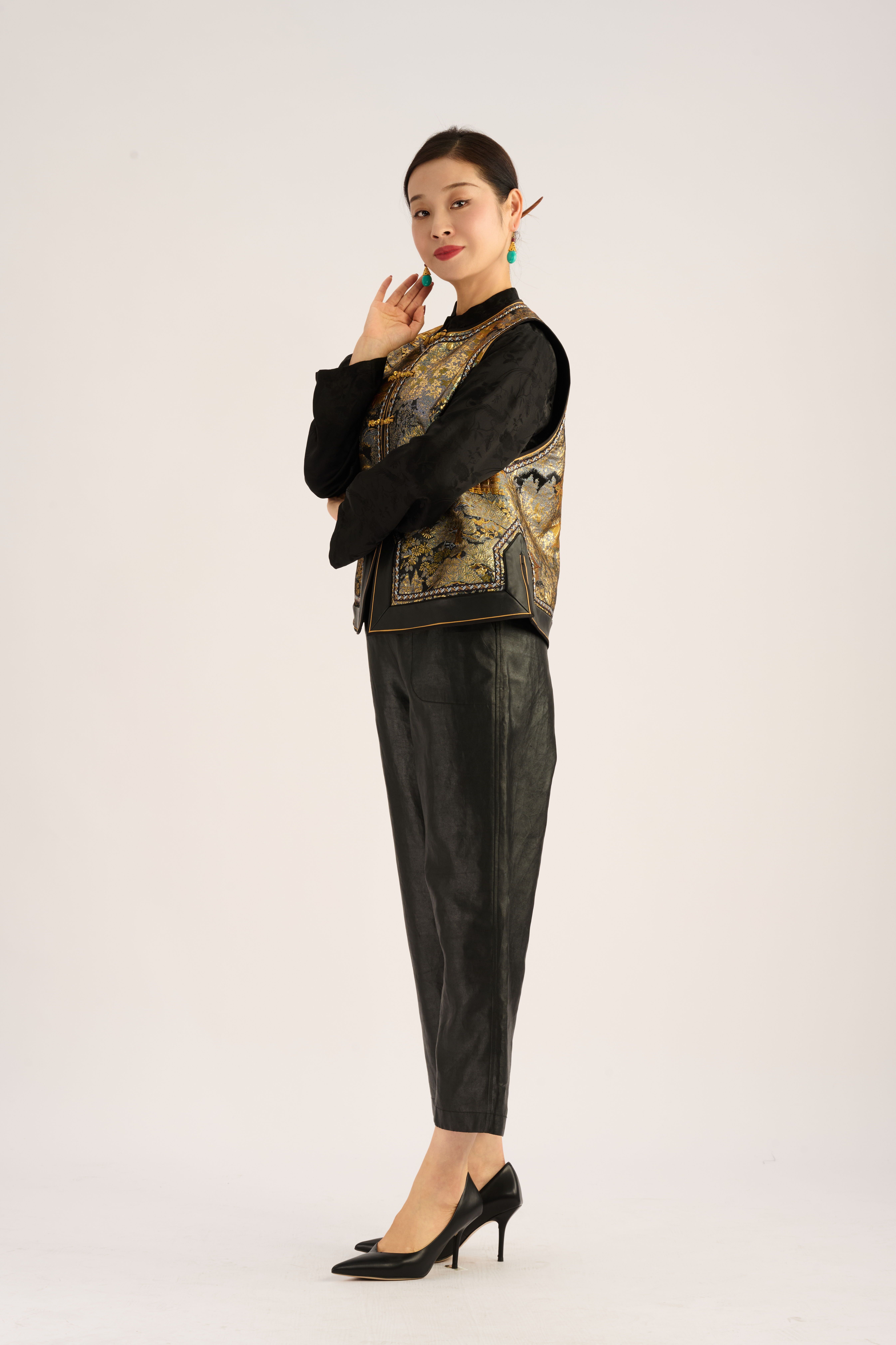Liangye Embroidered Vest