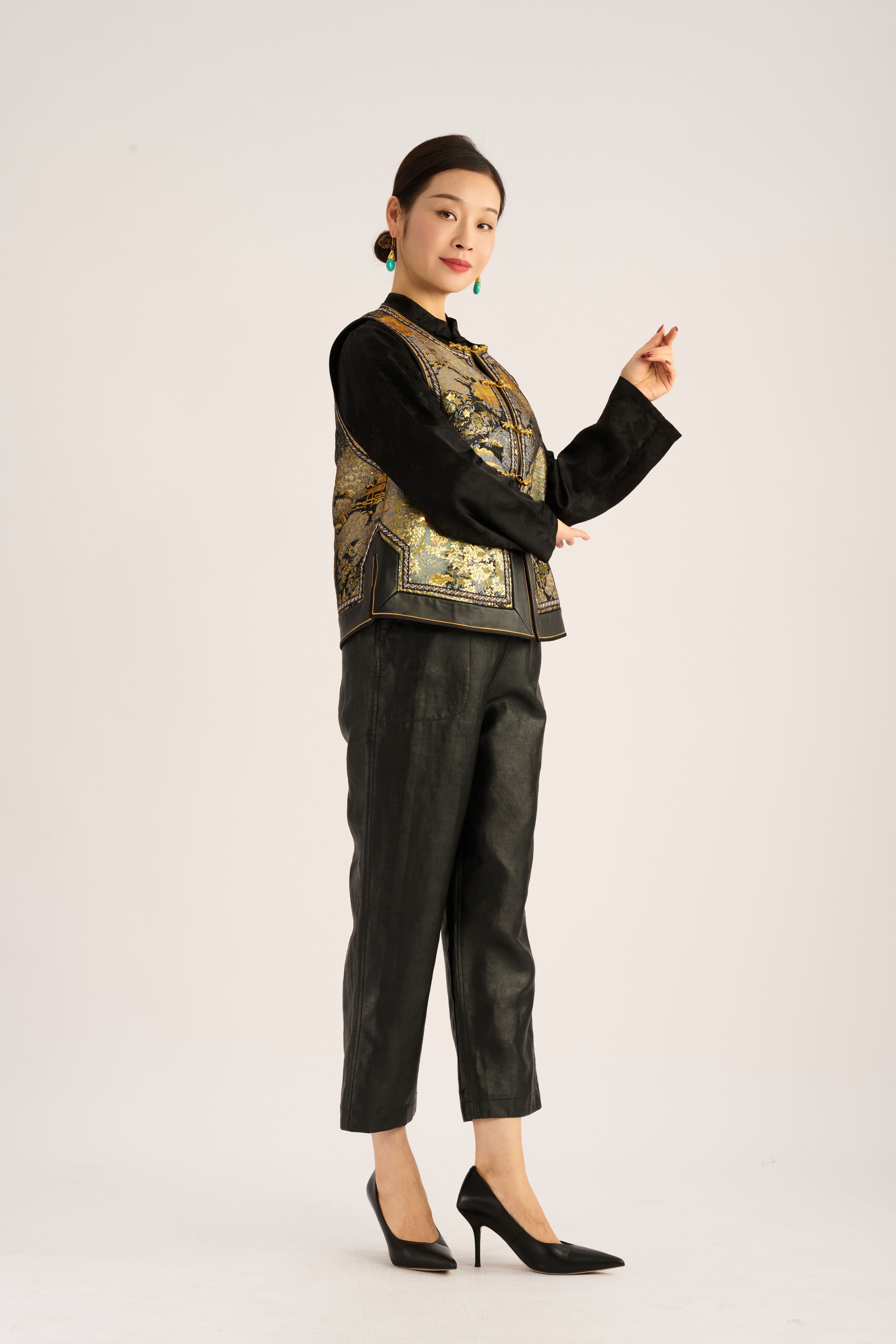 Liangye Embroidered Vest