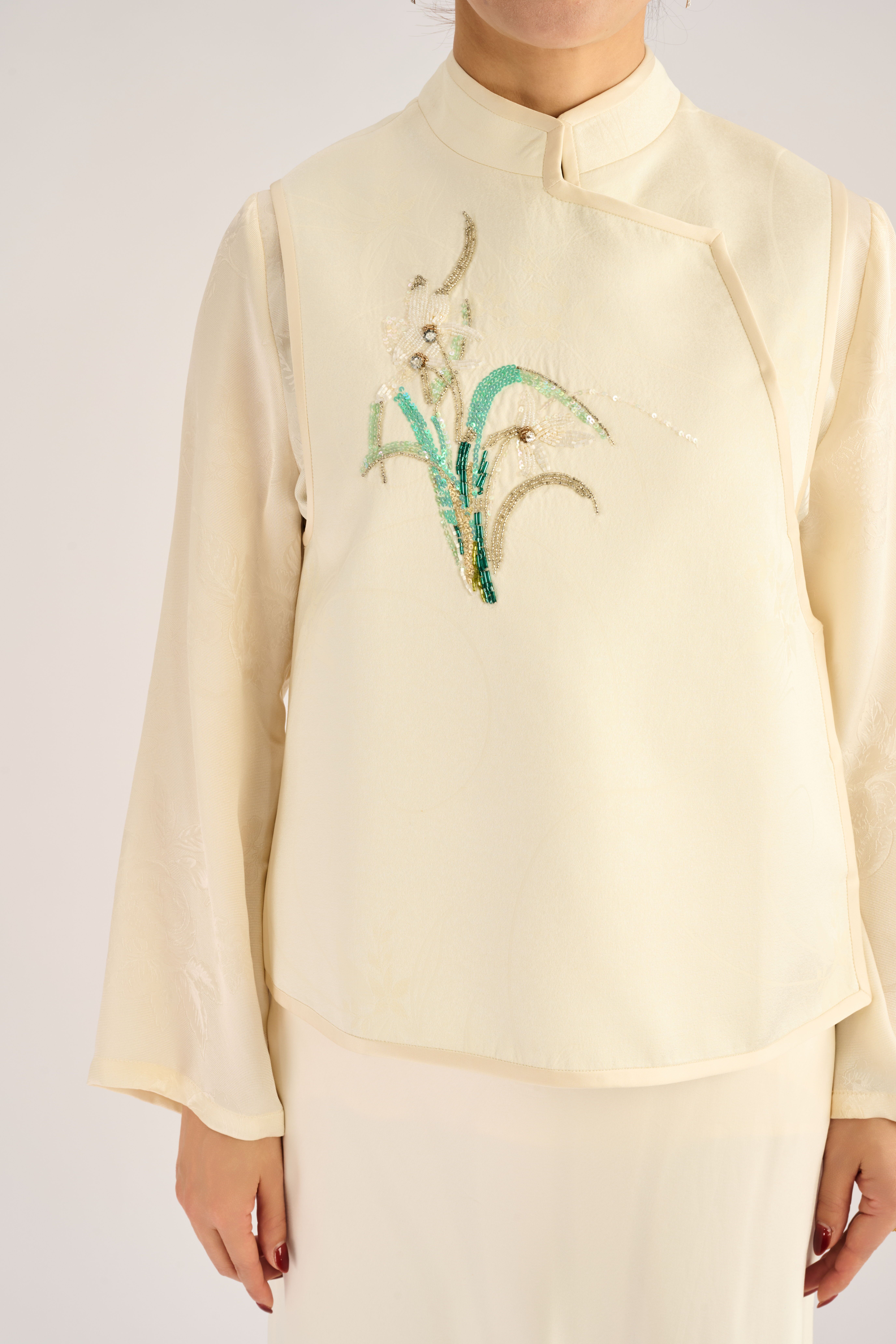 Zhuzhui Embroidered Vest