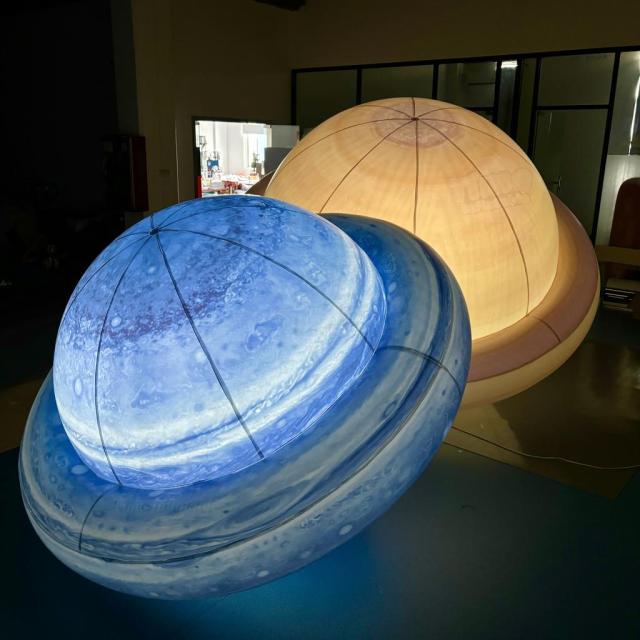 Inflatable Planet Balloon