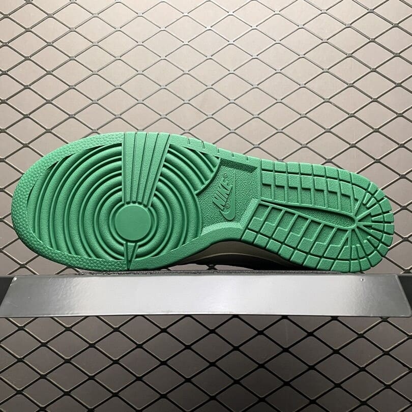 Dunk Low SE Lottery Pack Malachite Green