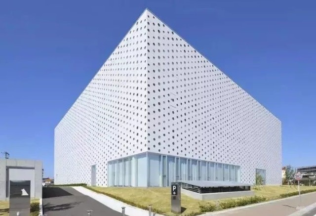 Perforated aluminum single panel