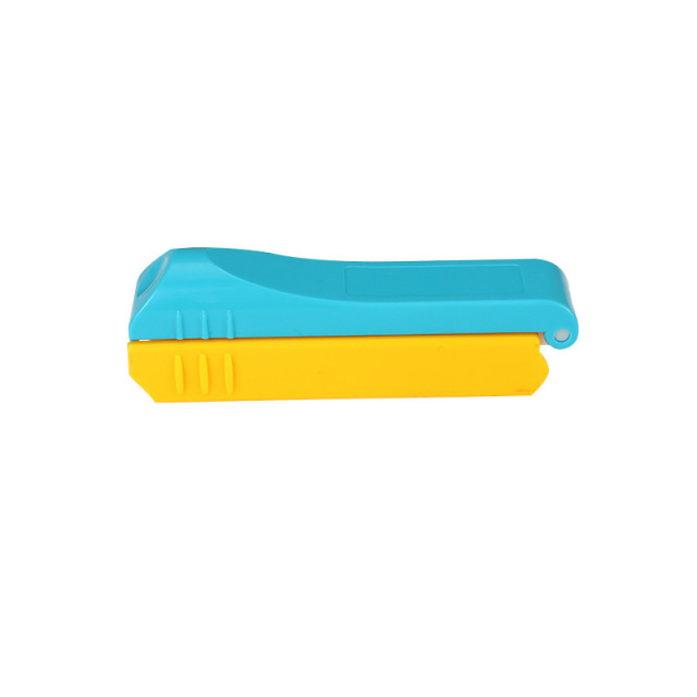 Wholesale Train shape Plastic Cigarette Injector