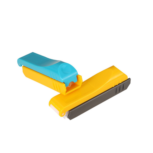 Wholesale Train shape Plastic Cigarette Injector