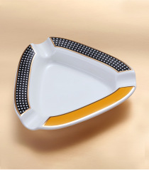 Cigar Ashtray Creative Triangle Three Cigarette Grooves Large Diameter Ceramic Household Ashtray Saucer