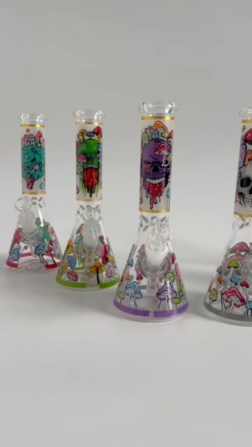 Wholesale Custom LOGO Skull Design Waterpipe Glass Bong Beaker Bong