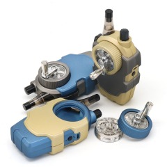 Honghui Smoking Wholesale 2026 New Walkie-talkie Mobile Phone Hand-cranked Weed Grinder with Vibration Function