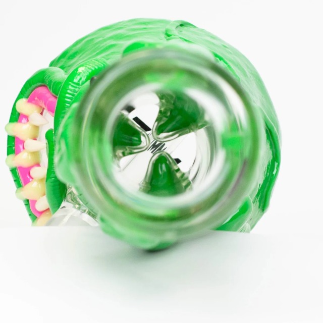 3D Tentacle Creature Glass Pipe with Glow-in-The-Dark Teeth and Bowl