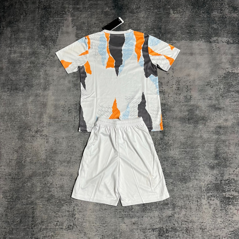 2025/26 Real Madrid training jersey kids Kits size: 16-28