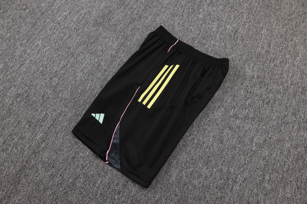 Juventus Sleeveless Training Kit White 2025/26