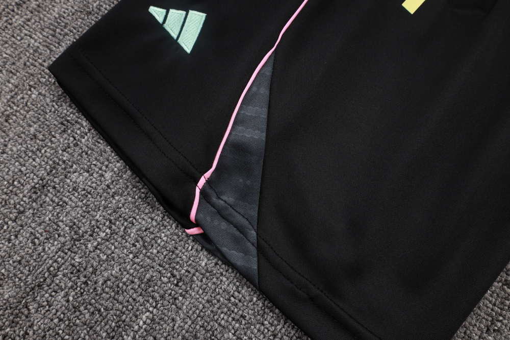 Juventus Sleeveless Training Kit White 2025/26