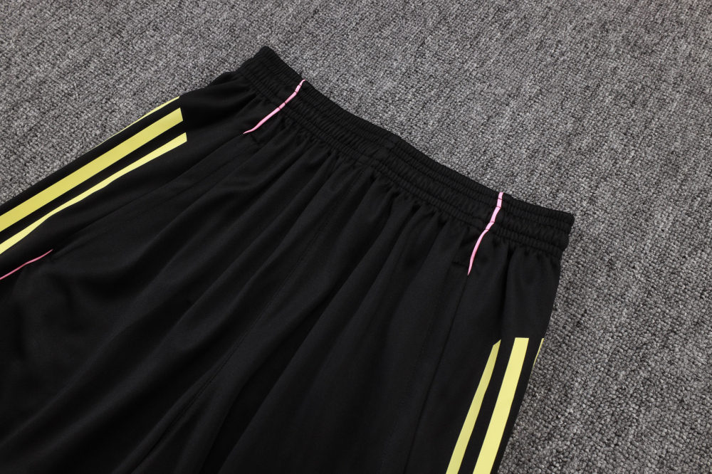 Juventus Sleeveless Training Kit White 2025/26
