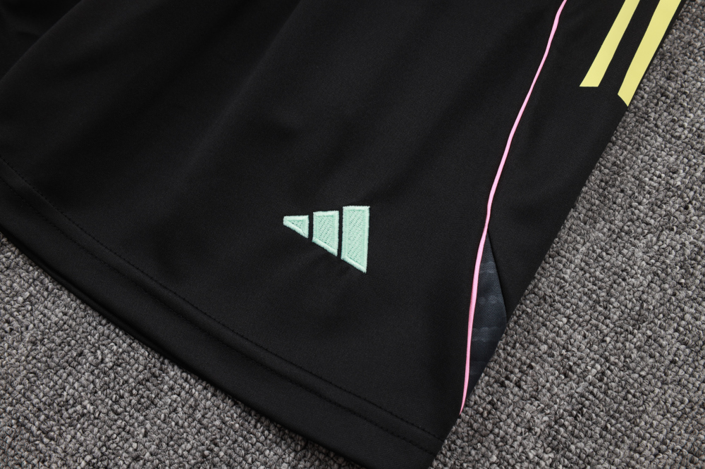 Juventus Sleeveless Training Kit White 2025/26